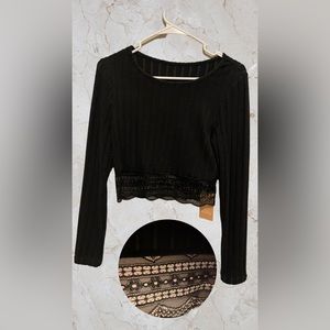 Frenchy Contrast Lace Crop Black Tee